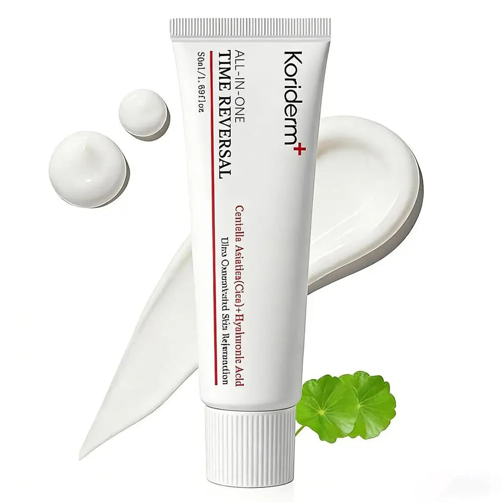 Crema Koriderm+ con textura de la crema y hoja de centella